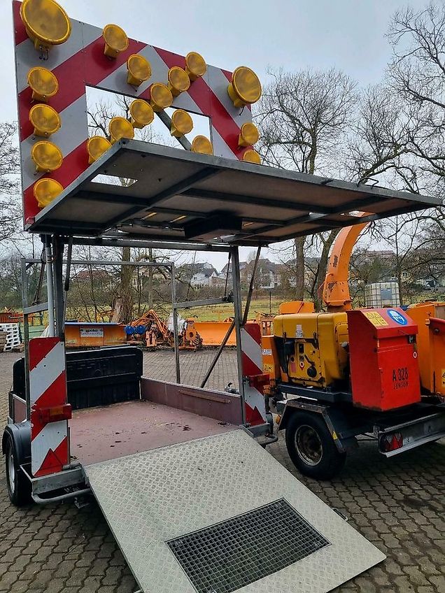 Nissen Absperrtafel Verkehrssicherungsanhänger Sperrwand VZ616