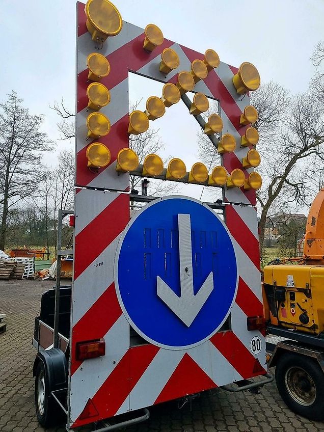 Nissen Absperrtafel Verkehrssicherungsanhänger Sperrwand VZ616