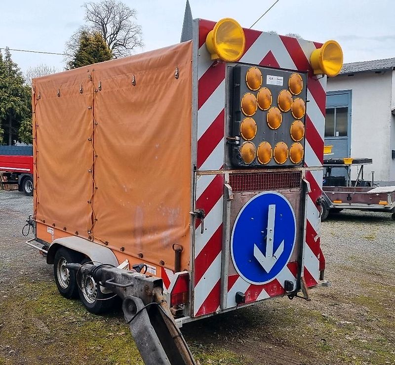 Mersch VZ 616 Absperrtafel FAT Nissen Horizont Verkehrsleittafel Verkehrsleitanhänger Verkehrssicherungsanhänger Leitanhänger