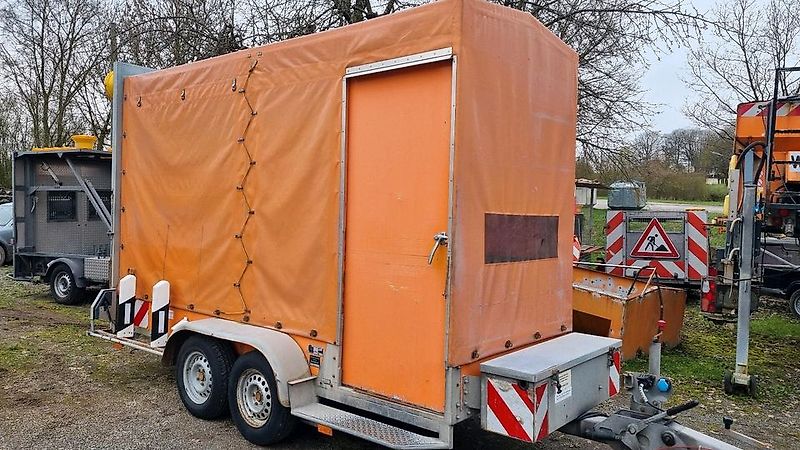 Mersch VZ 616 Absperrtafel FAT Nissen Horizont Verkehrsleittafel Verkehrsleitanhänger Verkehrssicherungsanhänger Leitanhänger